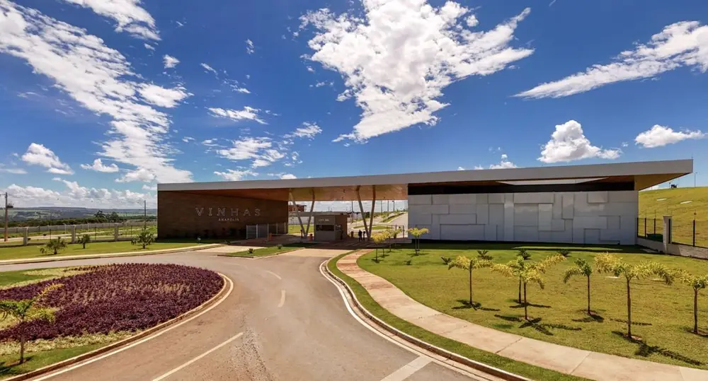 Portaria do Vinhas Anápolis, condomínio da linha Vinhas pronto para construir